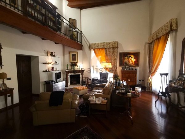 casa indipendente in vendita a Fano