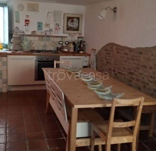 casa indipendente in vendita a Fano