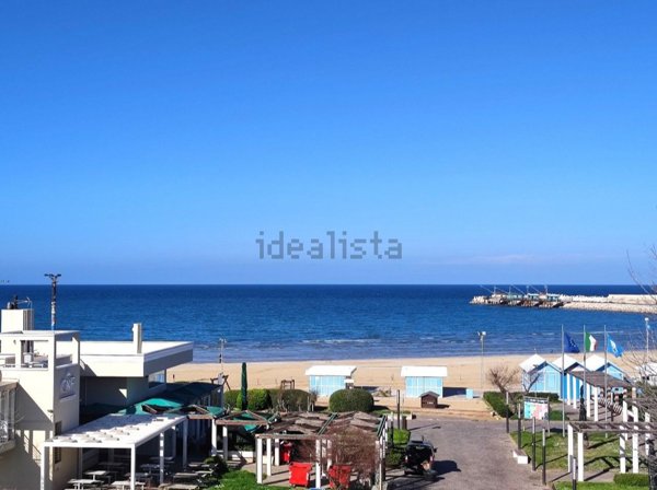 casa indipendente in vendita a Fano