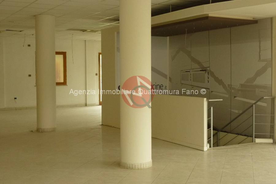 negozio in vendita a Fano