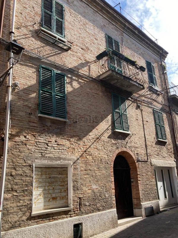 casa indipendente in vendita a Fano