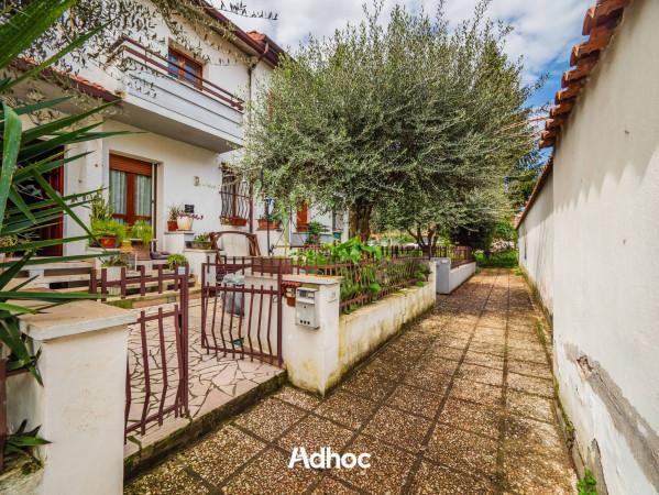casa indipendente in vendita a Fano in zona Cuccurano