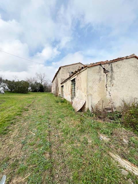 casa indipendente in vendita a Fano in zona Carrara