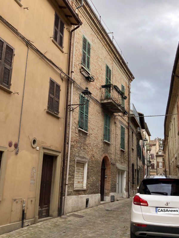 casa indipendente in vendita a Fano