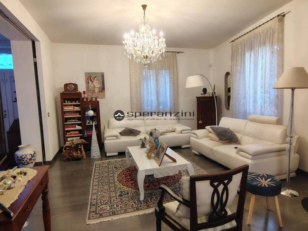 casa indipendente in vendita a Fano