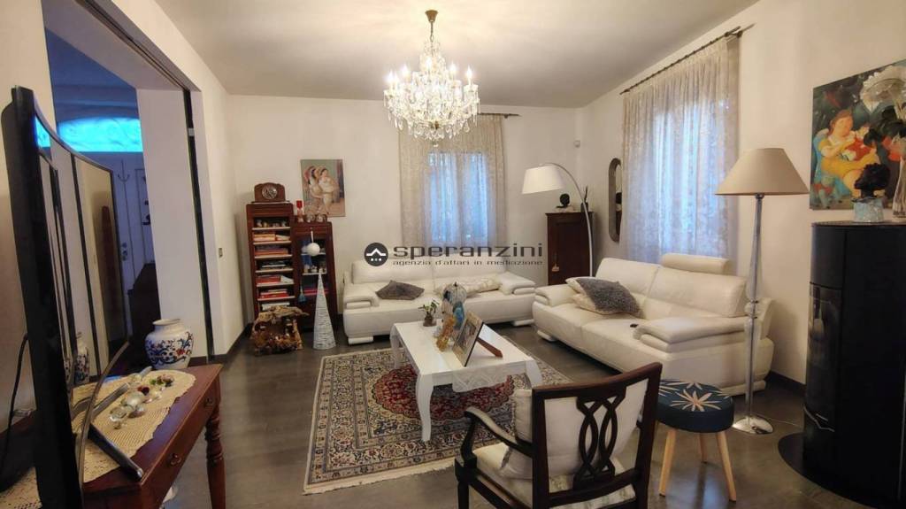 casa indipendente in vendita a Fano