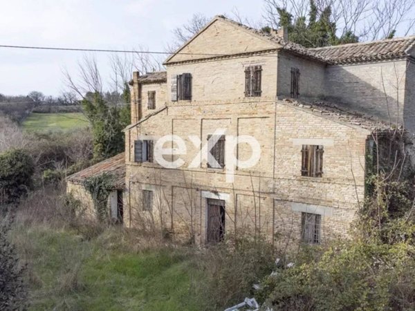 casa indipendente in vendita a Fano in zona Roncosambaccio