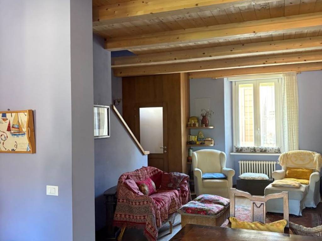 casa indipendente in vendita a Fano