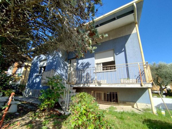 casa indipendente in vendita a Fano in zona Bellocchi