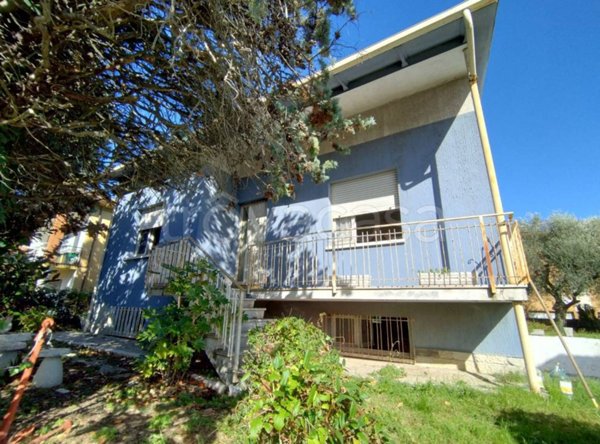 casa indipendente in vendita a Fano in zona Bellocchi