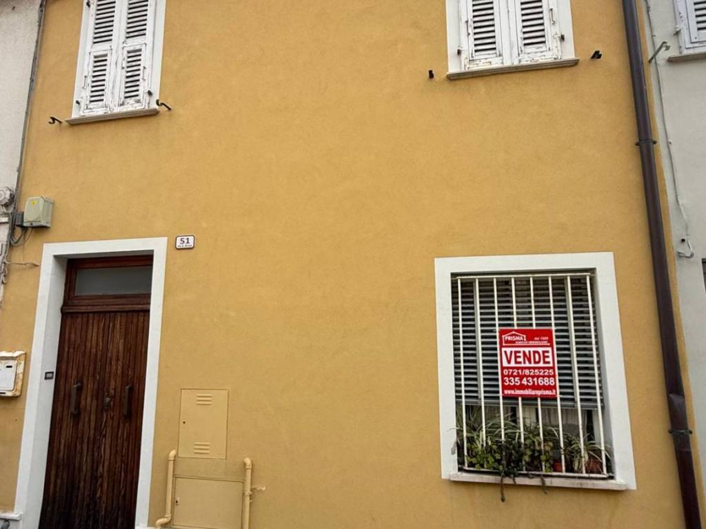 casa indipendente in vendita a Fano