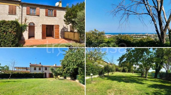 casa indipendente in vendita a Fano