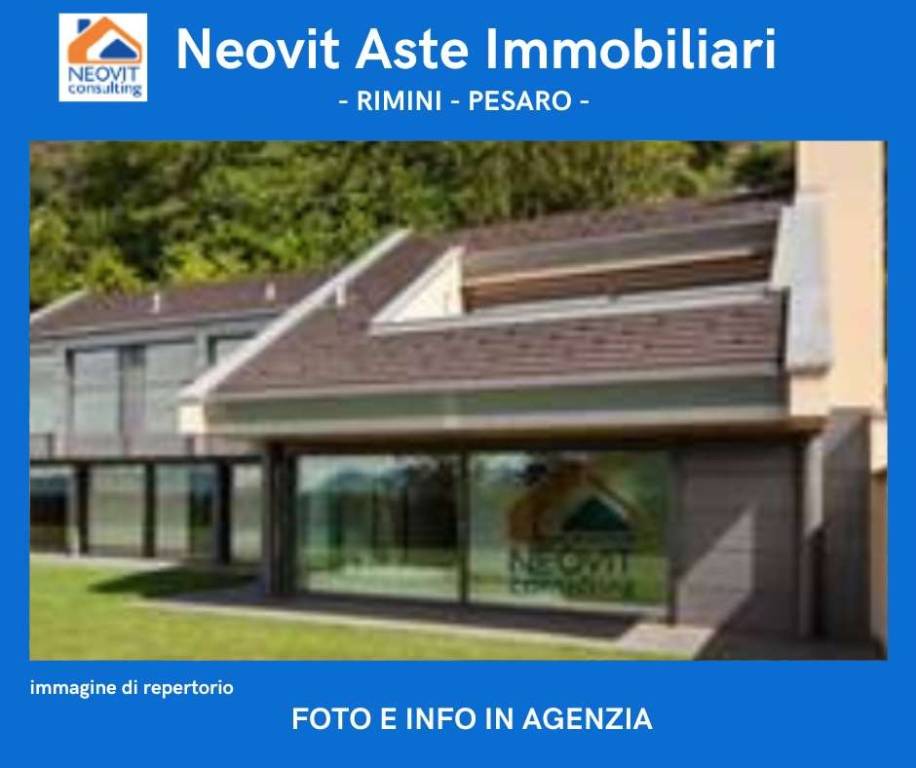 casa indipendente in vendita a Fano in zona Carrara