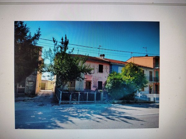 appartamento in vendita a Fano in zona Carrara