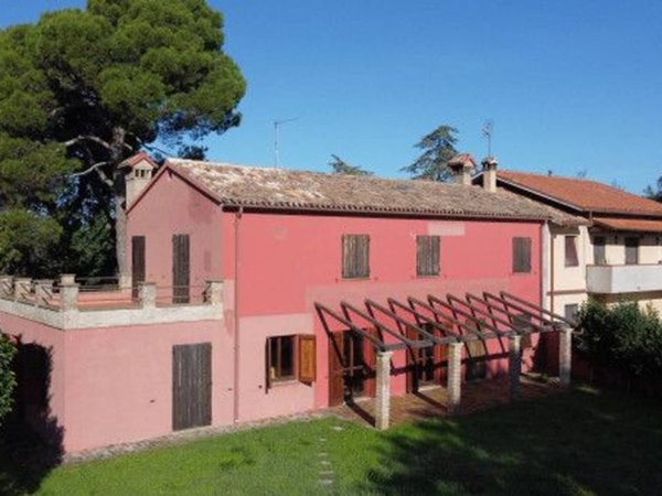 casa indipendente in vendita a Fano