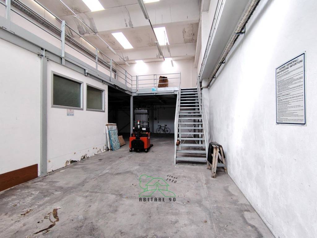 negozio in vendita a Fano in zona Torrette