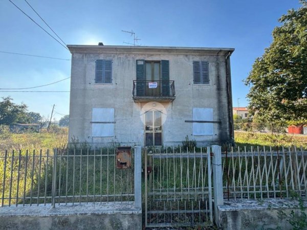 casa indipendente in vendita a Fano in zona Rosciano