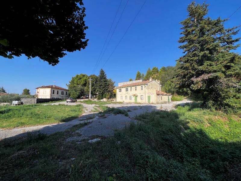 casale in vendita a Fano in zona Cuccurano