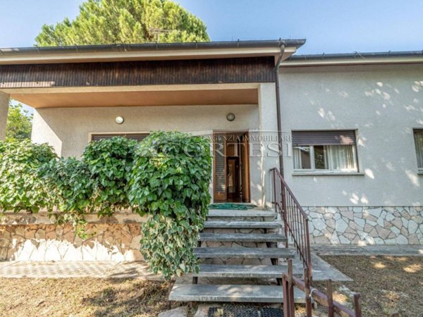 casa indipendente in vendita a Fano in zona Marotta