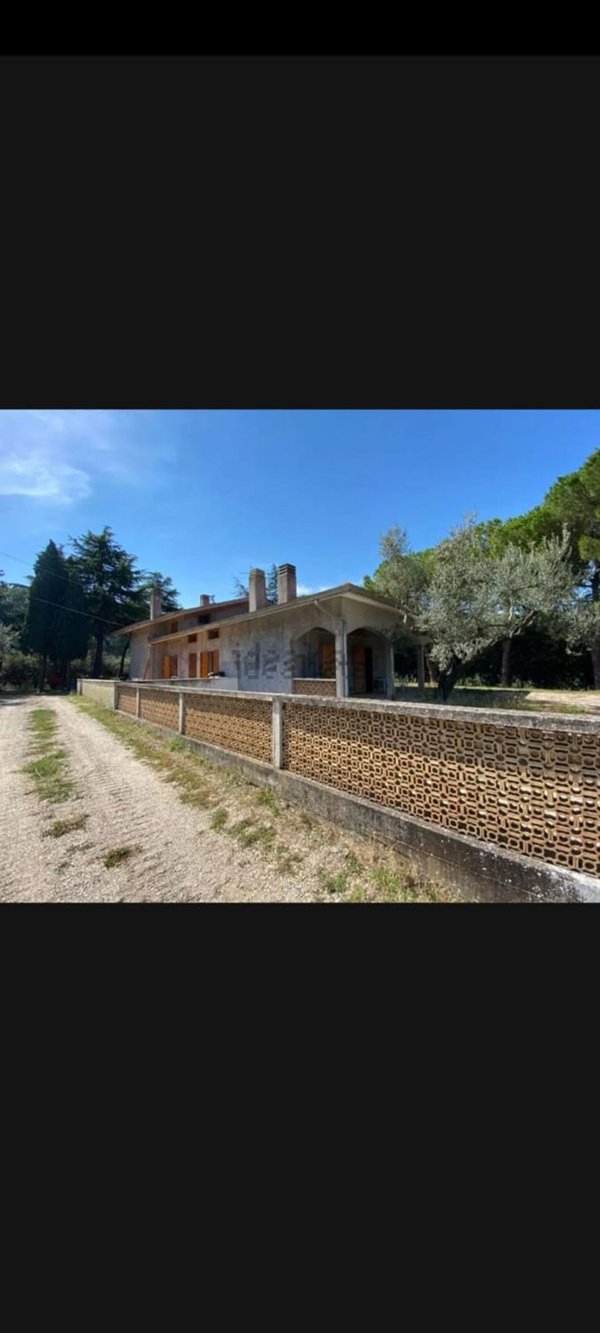 casa indipendente in vendita a Fano in zona Roncosambaccio