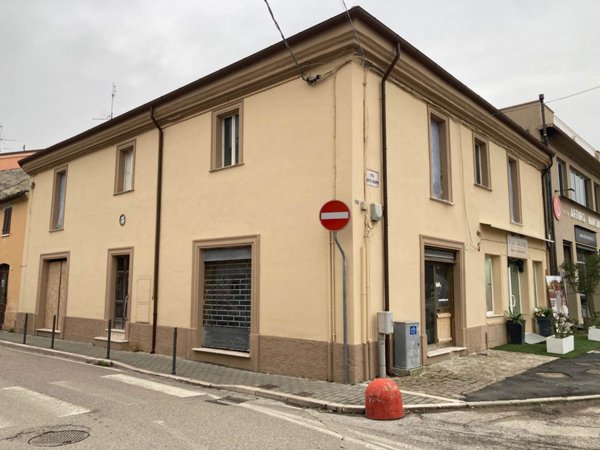 casa indipendente in vendita a Fano