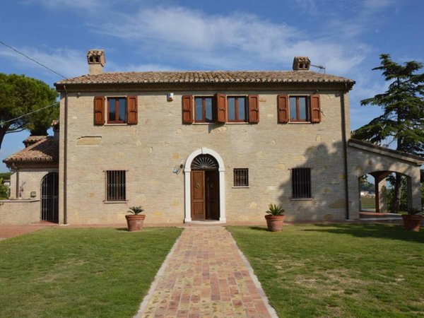 casa indipendente in vendita a Fano in zona Magliano