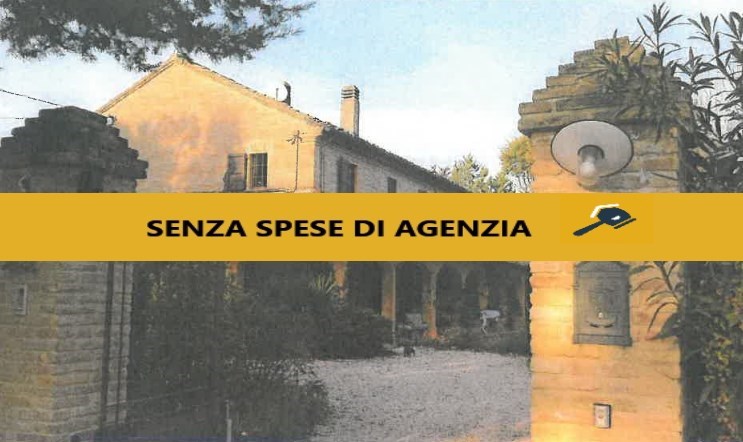 casa indipendente in vendita a Fano