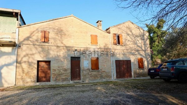 casa indipendente in vendita a Fano