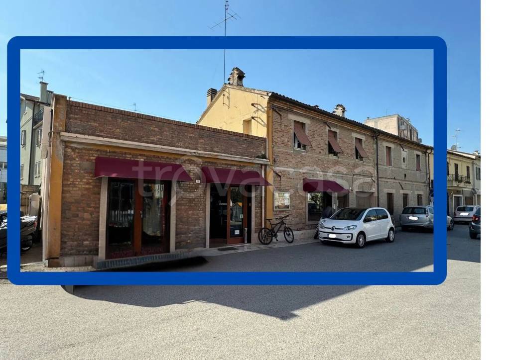 negozio in vendita a Fano