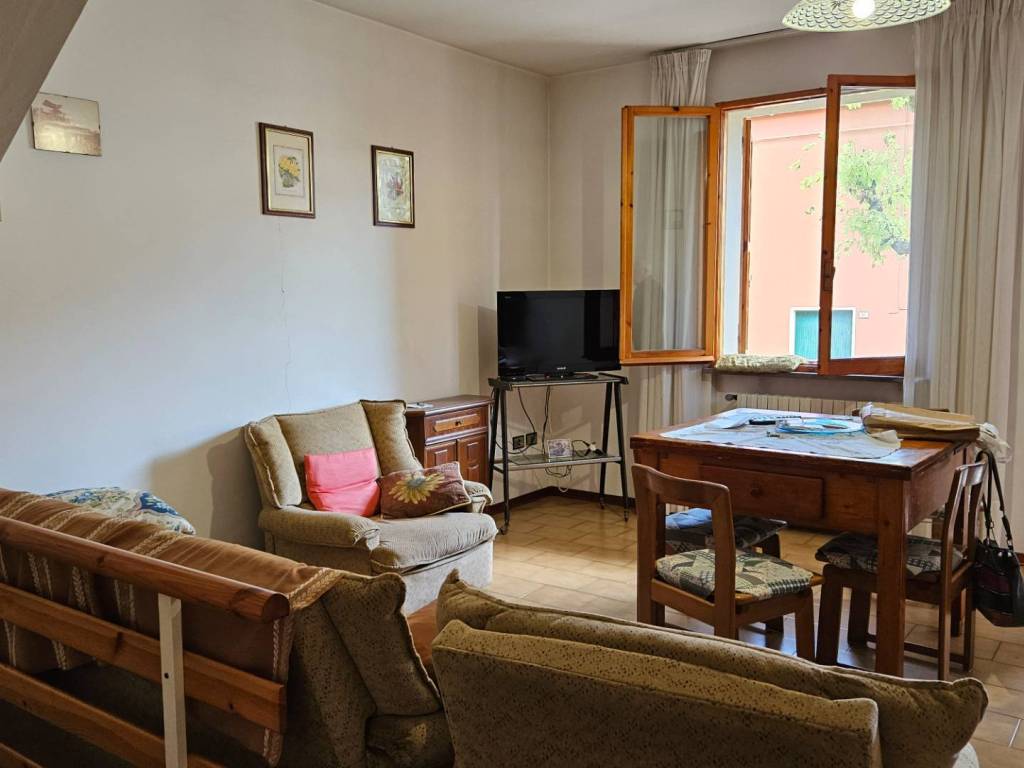 casa indipendente in vendita a Fano in zona Rosciano