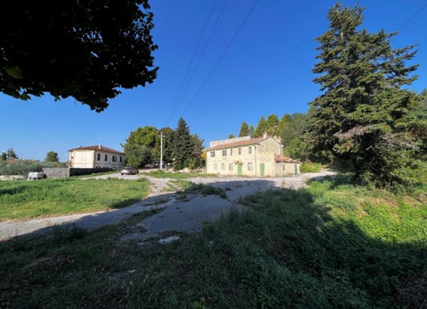 casale in vendita a Fano in zona Cuccurano