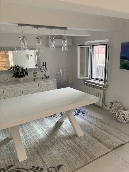 casa indipendente in vendita a Fano