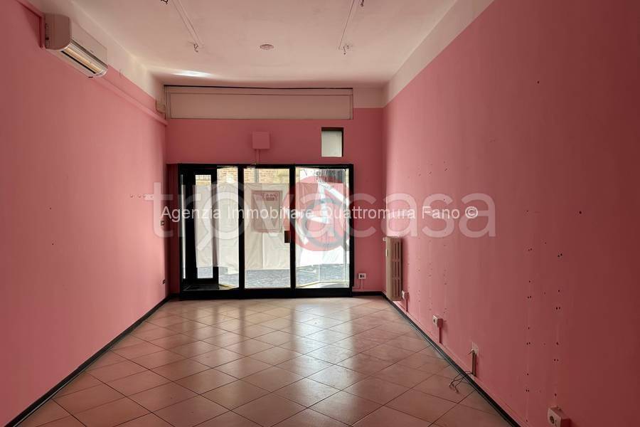 negozio in vendita a Fano