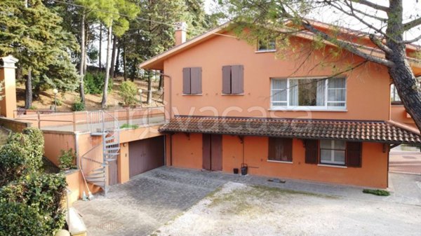 casa indipendente in vendita a Fano in zona Caminate