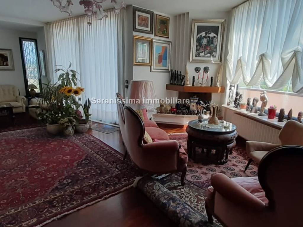 casa indipendente in vendita a Fano in zona Bellocchi