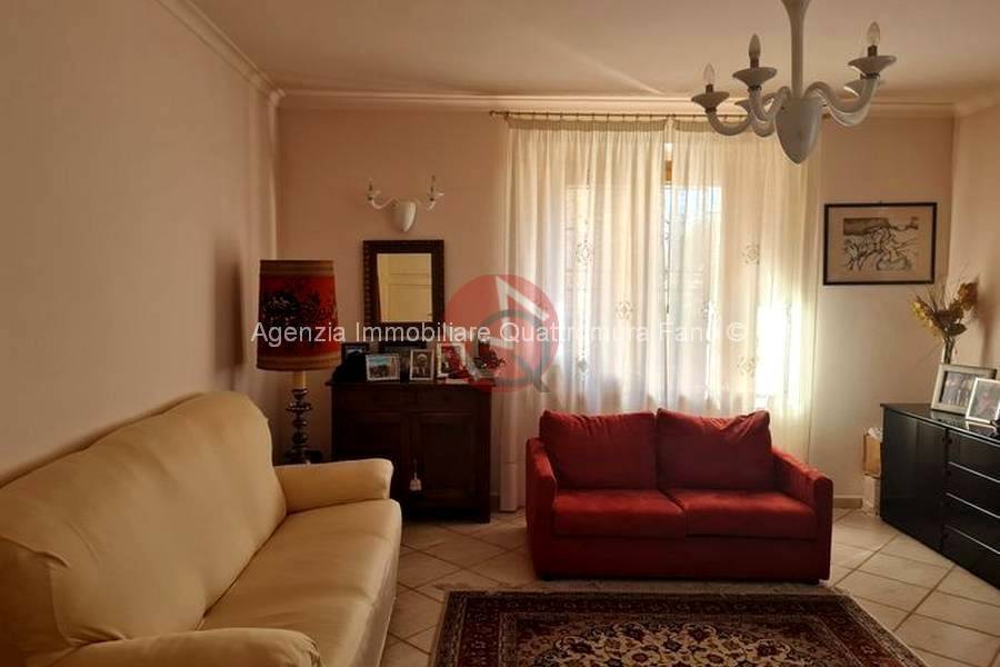 casa indipendente in vendita a Fano
