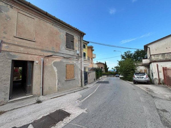 casa semindipendente in vendita a Fano