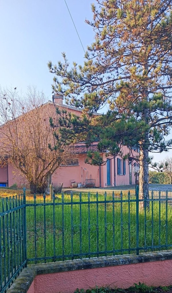 casa indipendente in vendita a Fano