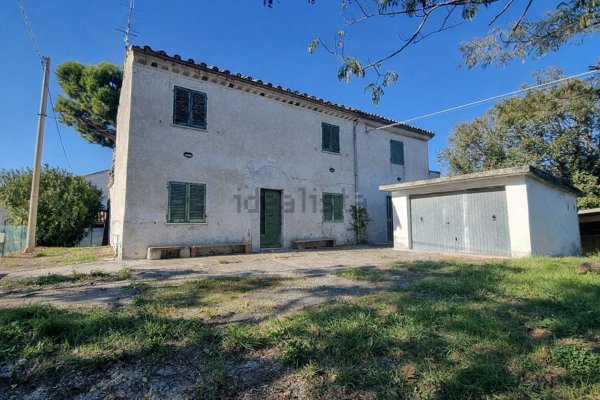casa indipendente in vendita a Fano in zona Roncosambaccio