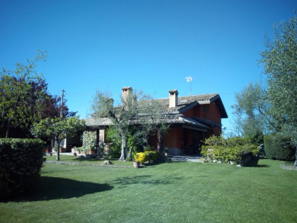 casa indipendente in vendita a Fano in zona Bellocchi