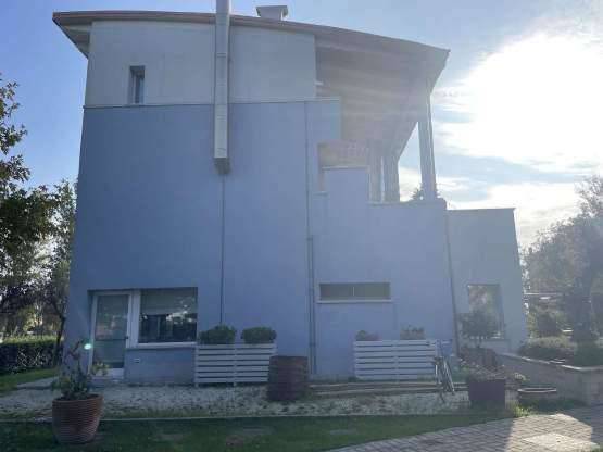 negozio in vendita a Fano