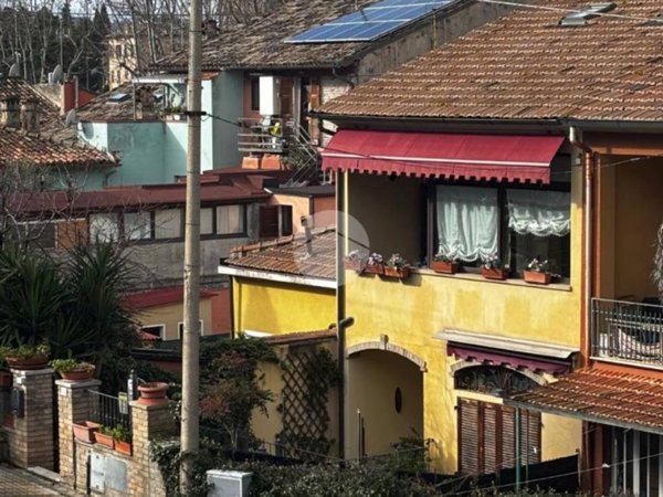casa indipendente in vendita a Fano