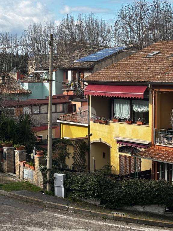 casa indipendente in vendita a Fano