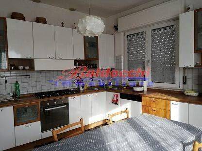 casa indipendente in vendita a Fano