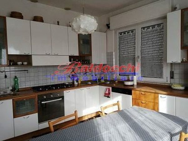 casa indipendente in vendita a Fano