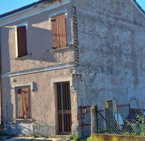 casa indipendente in vendita a Fano in zona Bellocchi