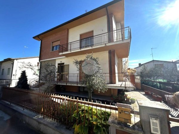 appartamento in vendita a Fano in zona Rosciano