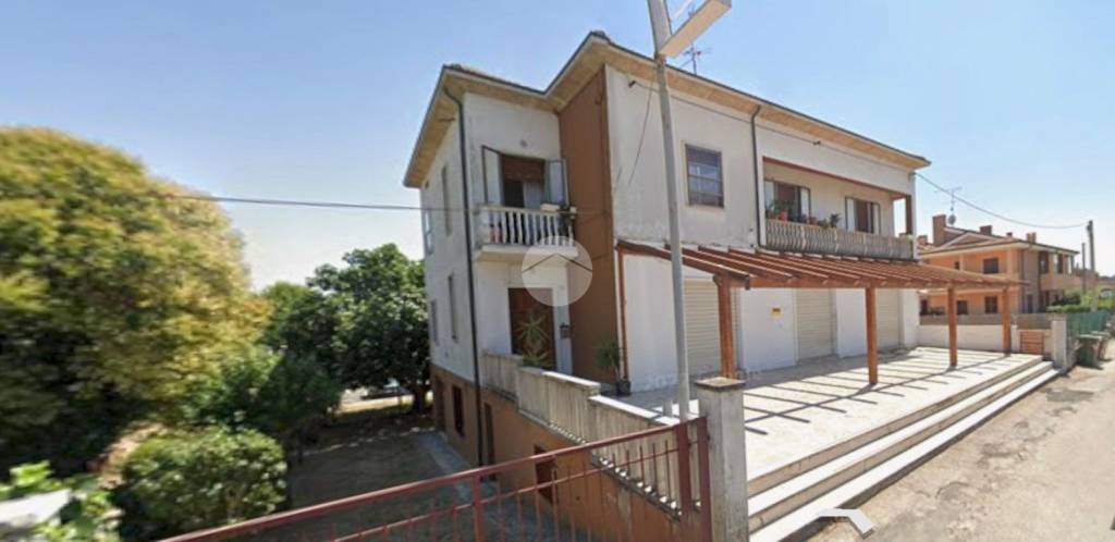casa indipendente in vendita a Fano in zona Fenile