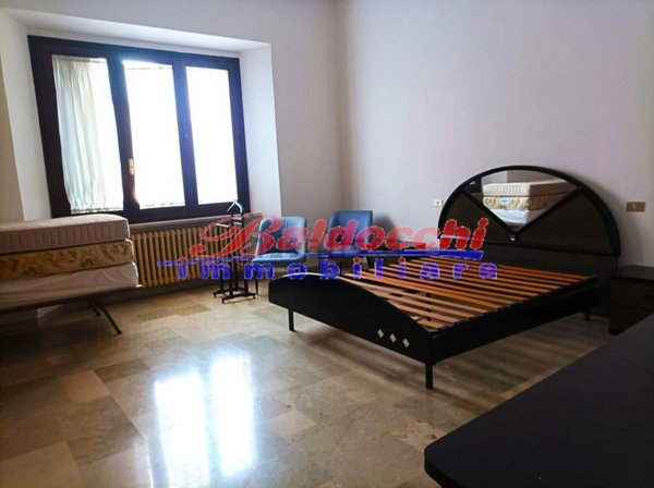 casa indipendente in vendita a Fano