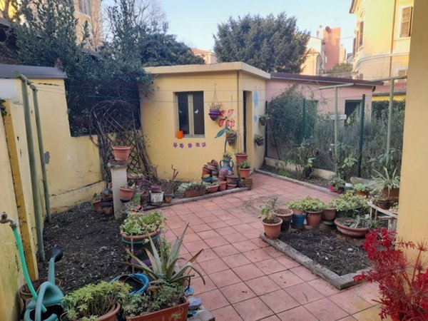 casa indipendente in vendita a Fano